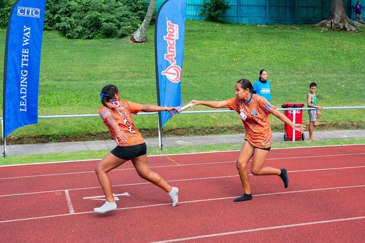 A clean baton change in the relay