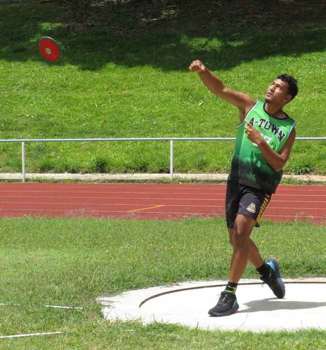 Discus release