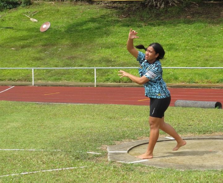 Discus release